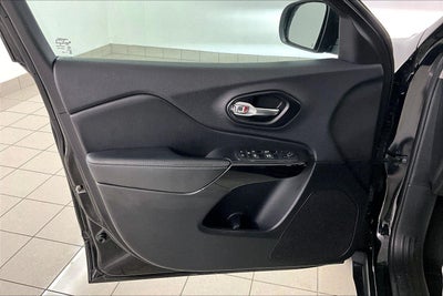 2023 Jeep Cherokee Altitude Lux