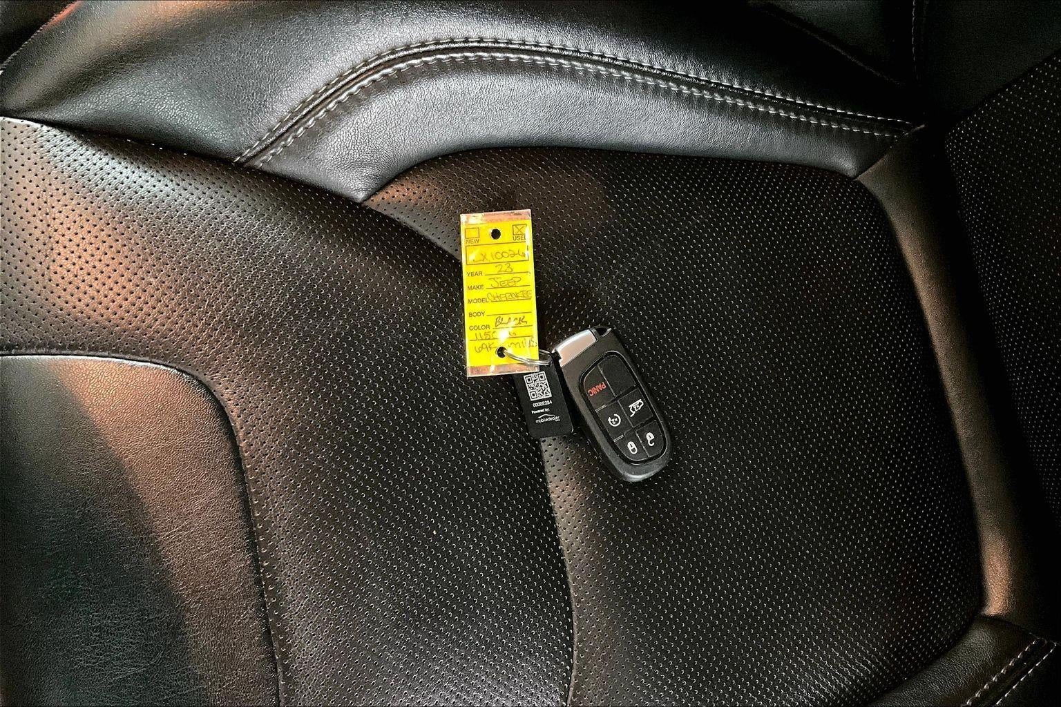 2023 Jeep Cherokee Altitude Lux