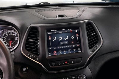 2023 Jeep Cherokee Altitude Lux