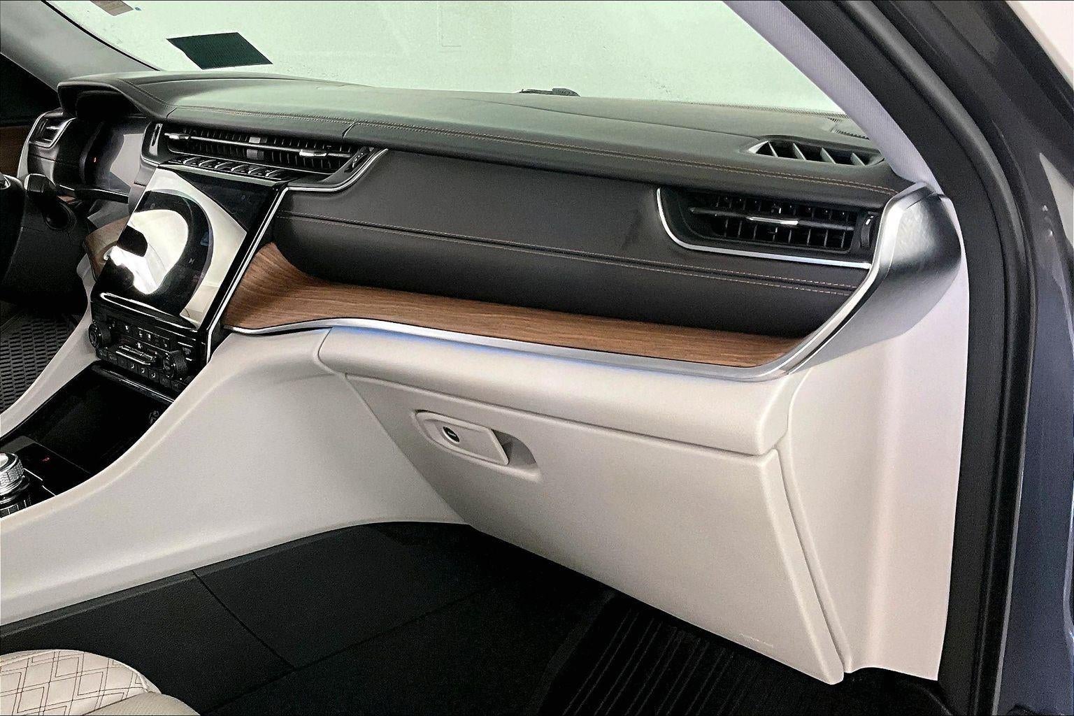 2022 Jeep Grand Cherokee Summit