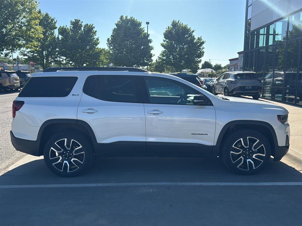 2021 GMC Acadia SLT