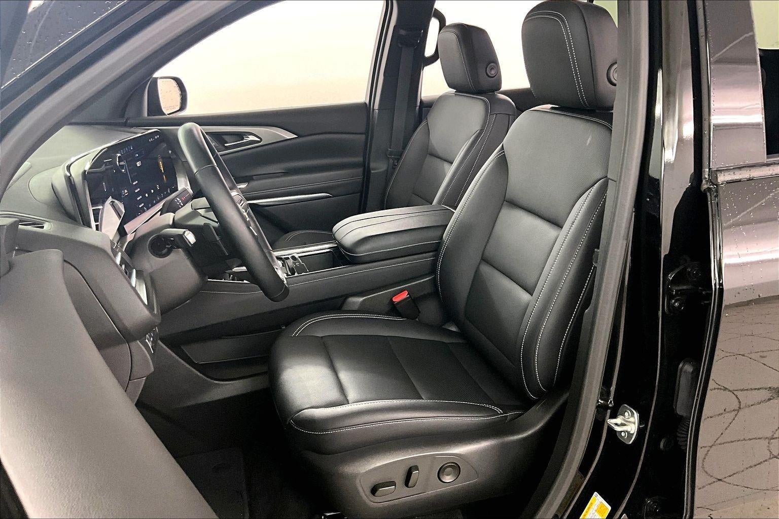 2025 Chevrolet Traverse FWD LT