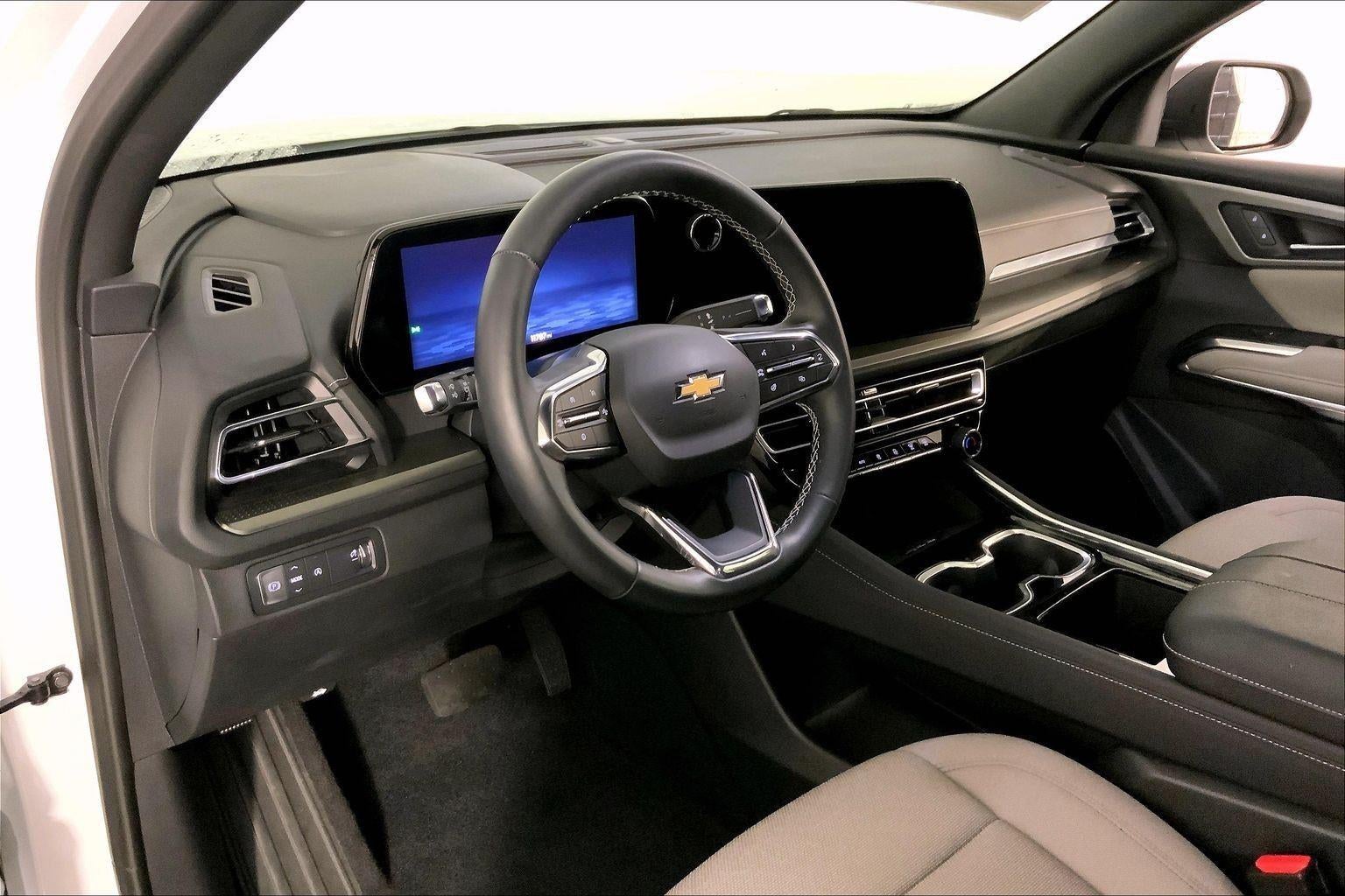 2025 Chevrolet Traverse FWD LT