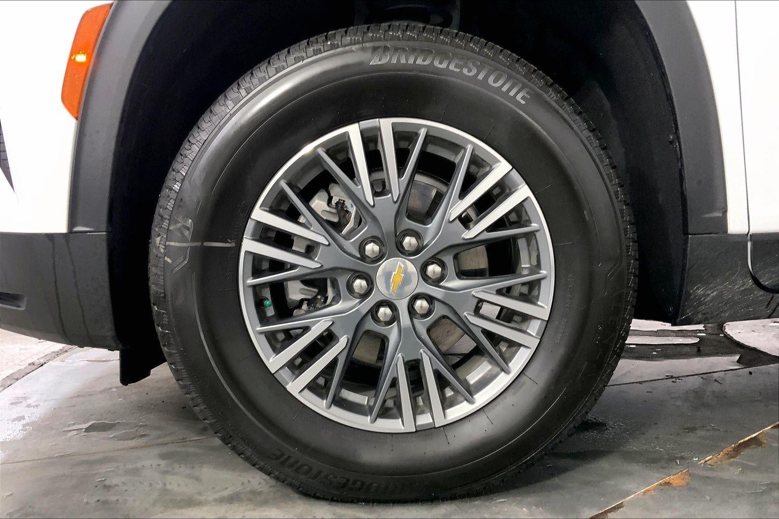 2025 Chevrolet Traverse FWD LT