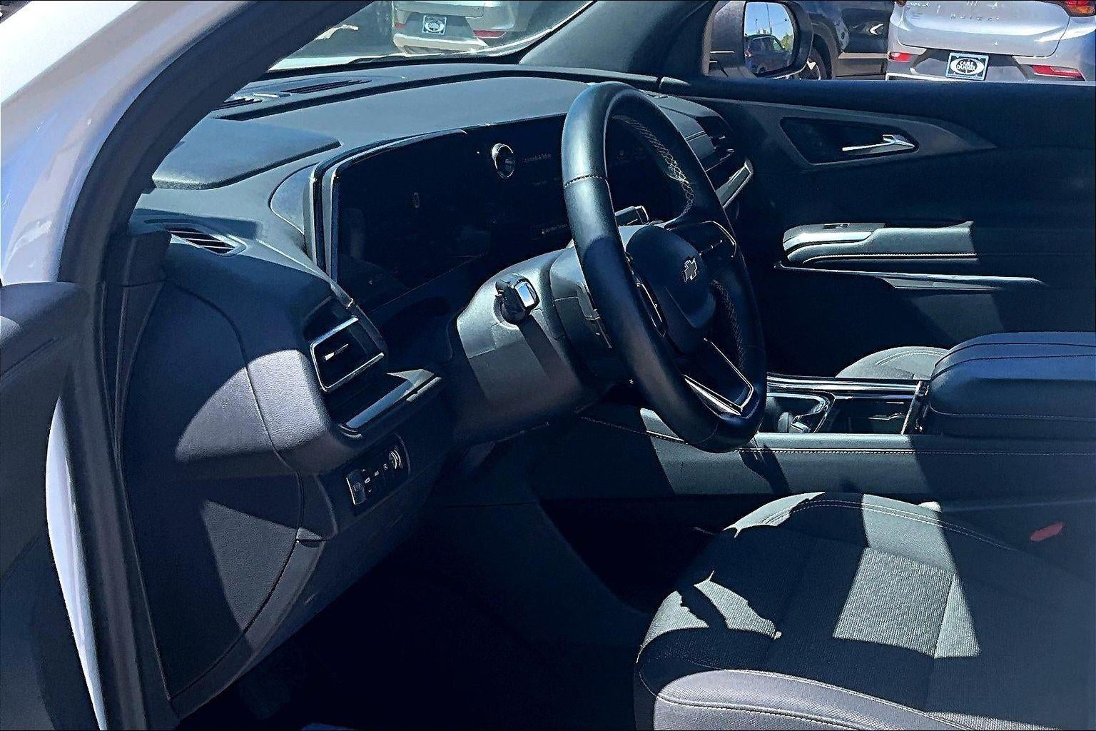 2024 Chevrolet Traverse AWD LT
