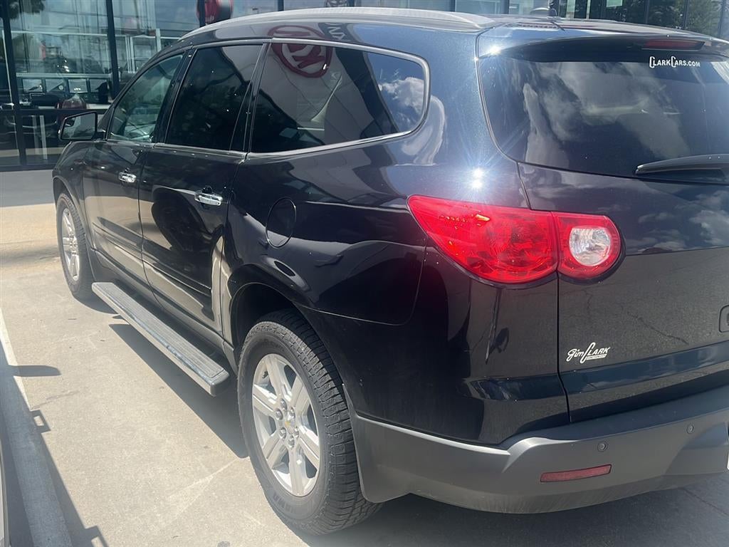 Used 2011 Chevrolet Traverse 2LT with VIN 1GNKRJED9BJ303153 for sale in Lawrence, KS