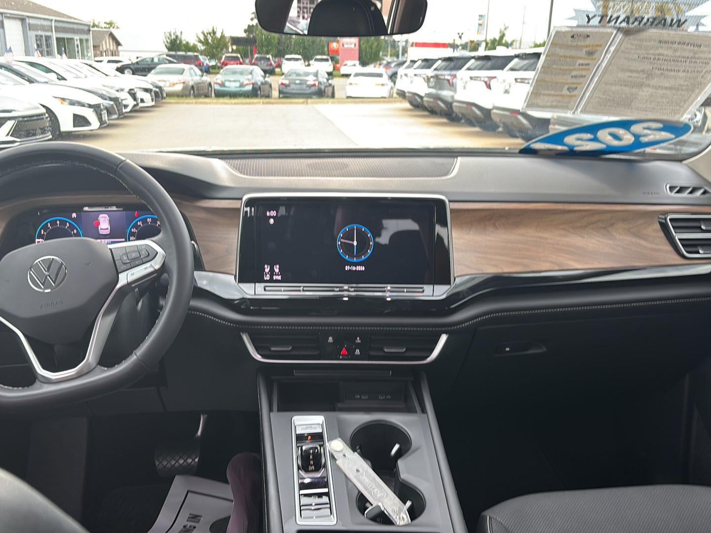 2024 Volkswagen Atlas 2.0T SE