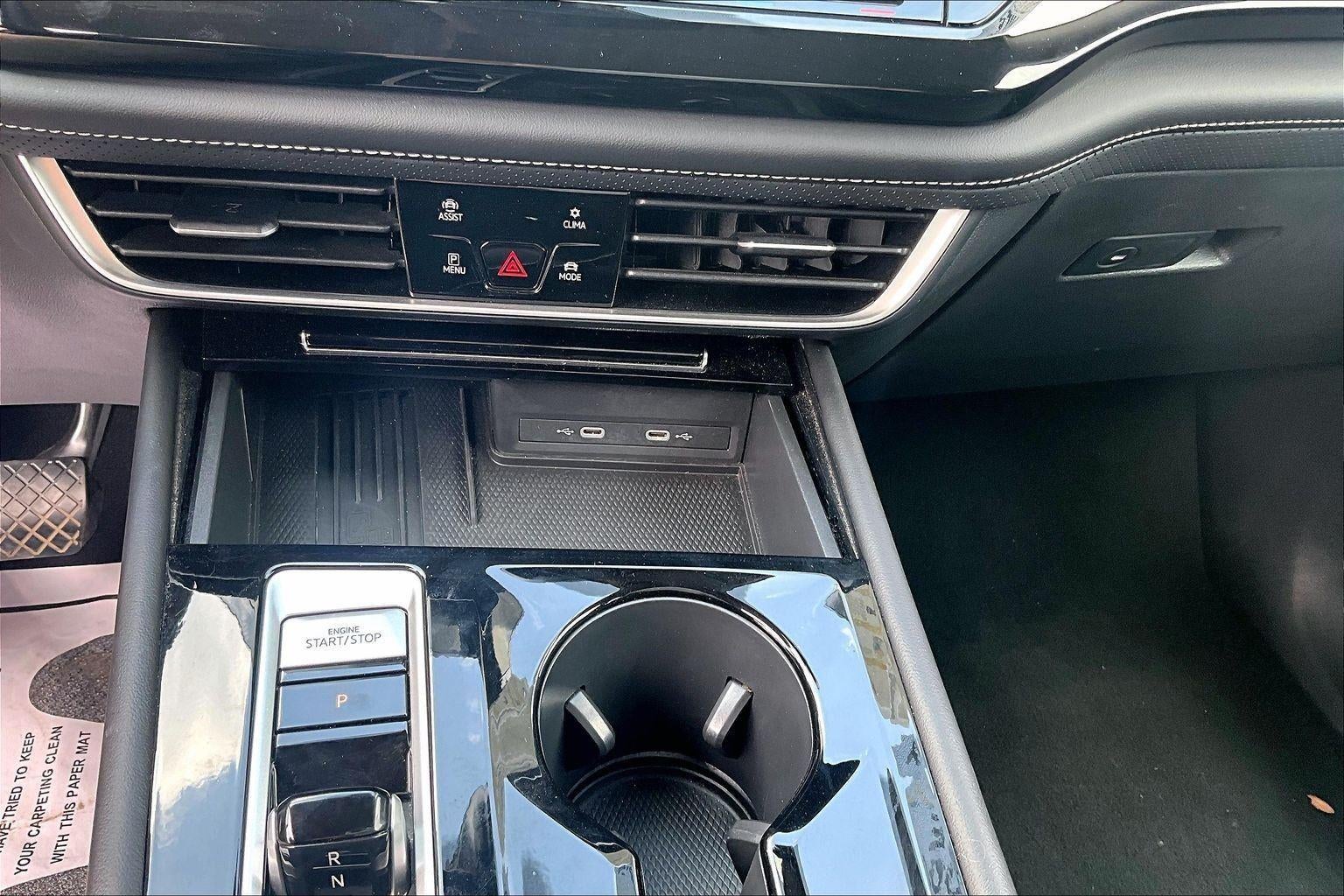 2025 Volkswagen Atlas 2.0T SE w/Technology