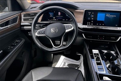 2025 Volkswagen Atlas 2.0T SE w/Technology