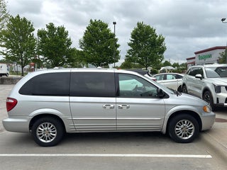 2002 Chrysler Town &amp; Country Limited