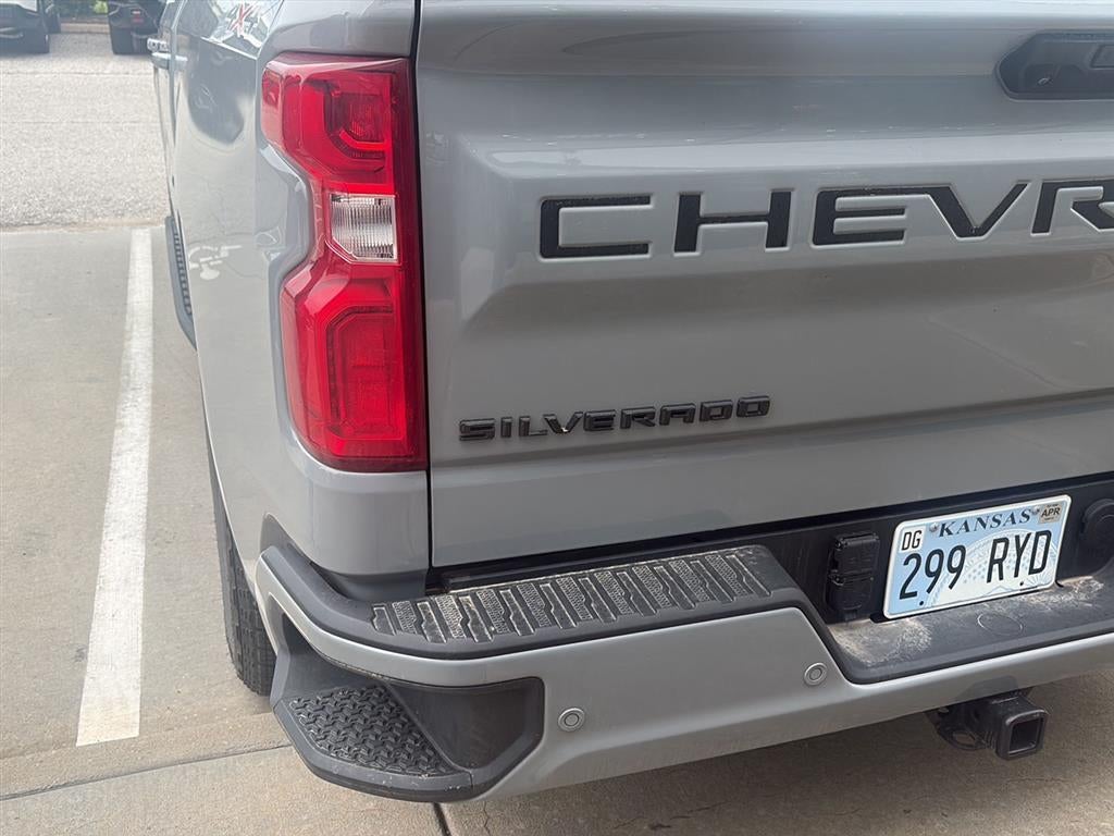 Used 2024 Chevrolet Silverado 1500 RST with VIN 2GCUDEED9R1182121 for sale in Kansas City
