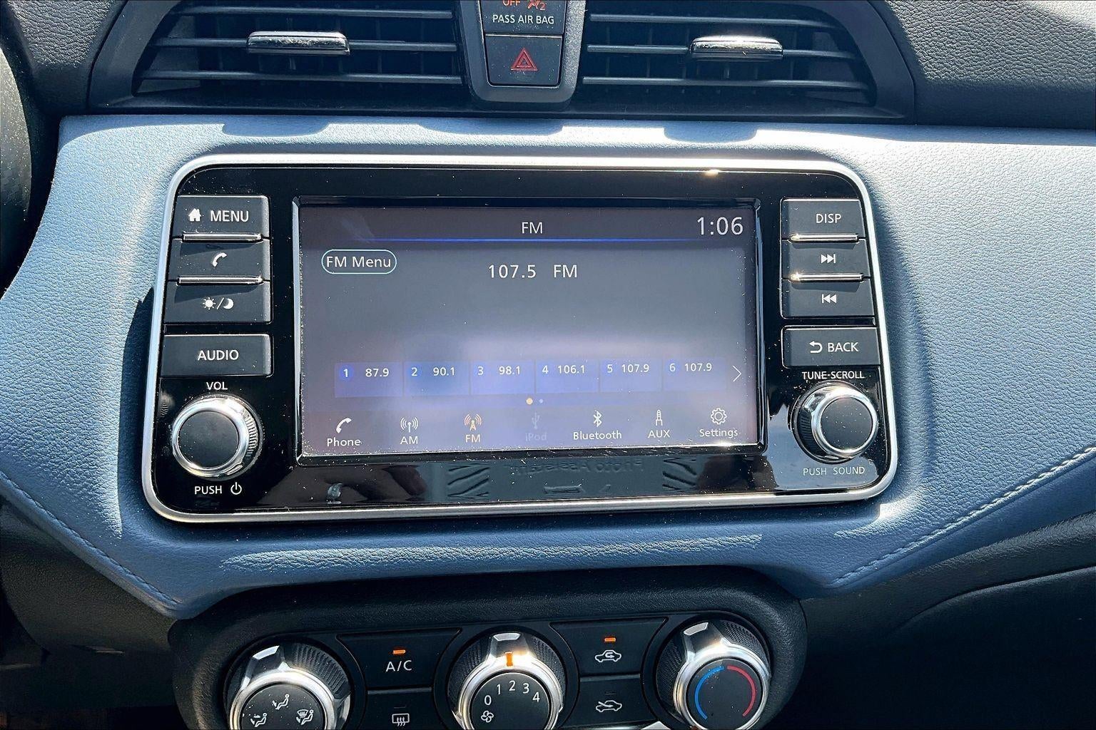 2025 Nissan Versa SV