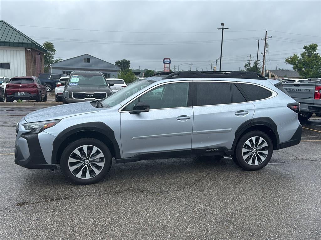 2023 Subaru Outback Limited's photo
