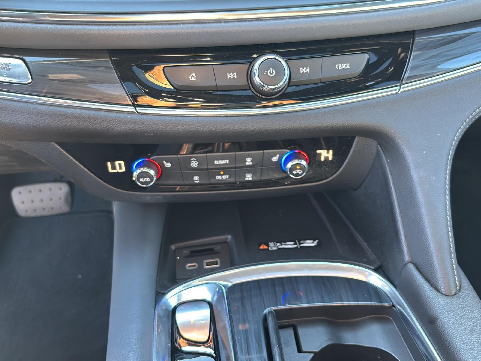 2023 Buick Enclave Essence