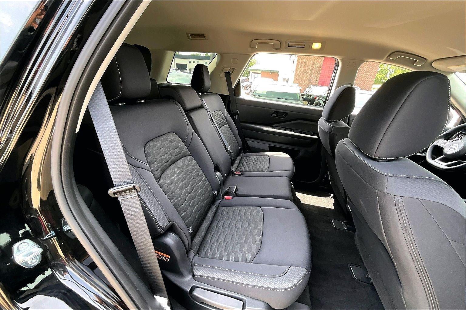 2025 Nissan Pathfinder S