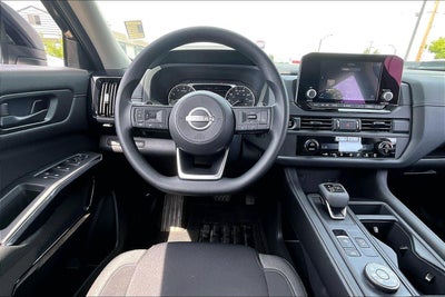 2025 Nissan Pathfinder S