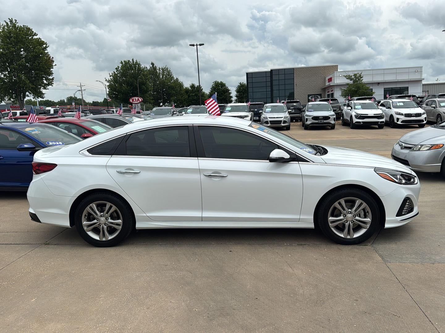 Used 2019 Hyundai Sonata SEL with VIN 5NPE34AF9KH774146 for sale in Kansas City