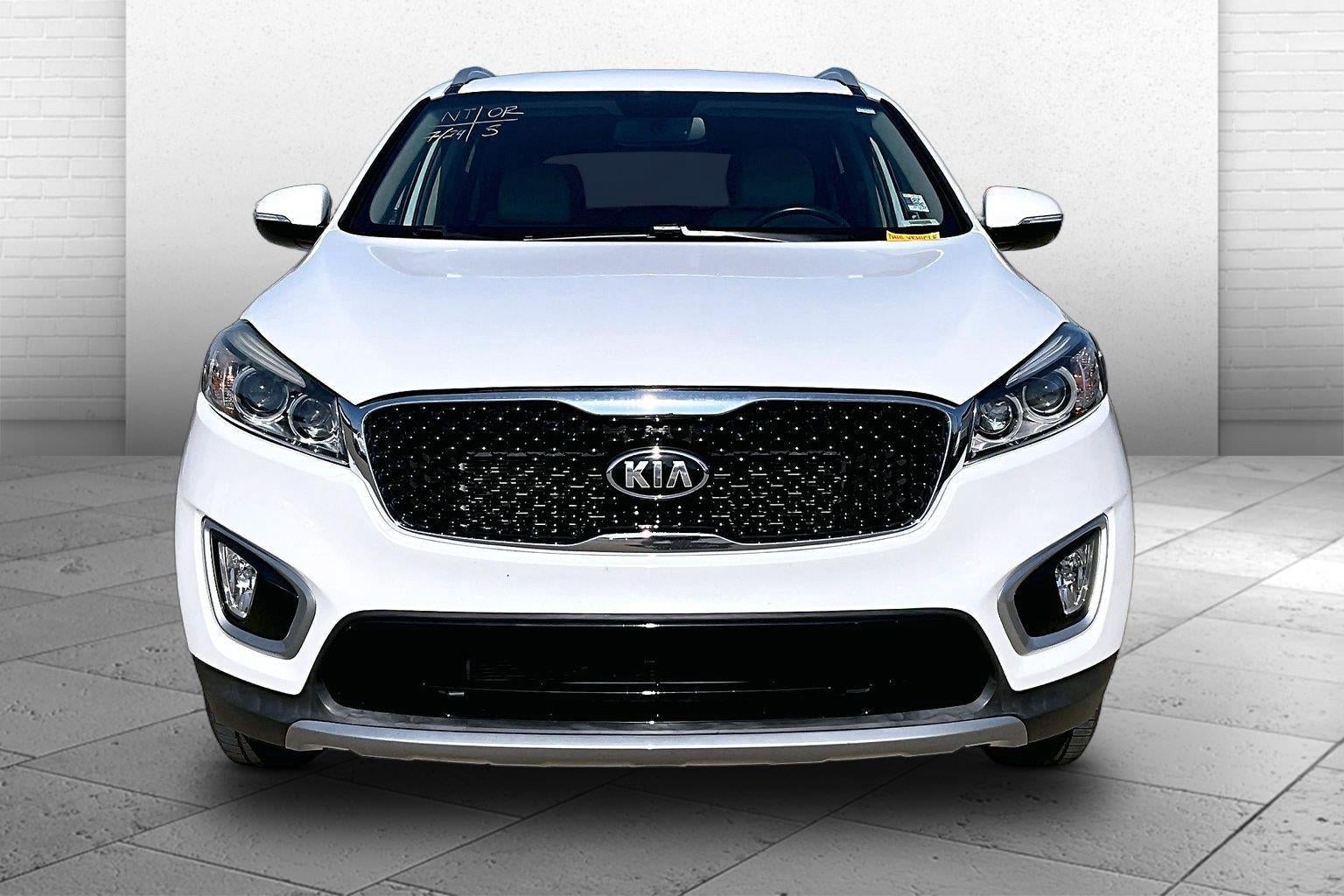 Used 2018 Kia Sorento EX with VIN 5XYPHDA5XJG405237 for sale in Kansas City