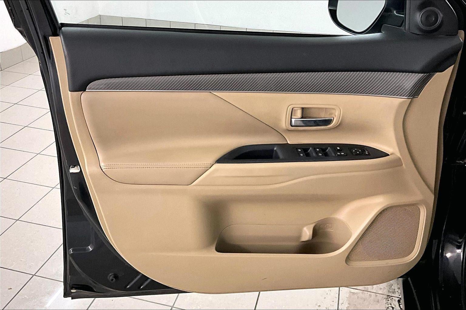 2020 Mitsubishi Outlander SE