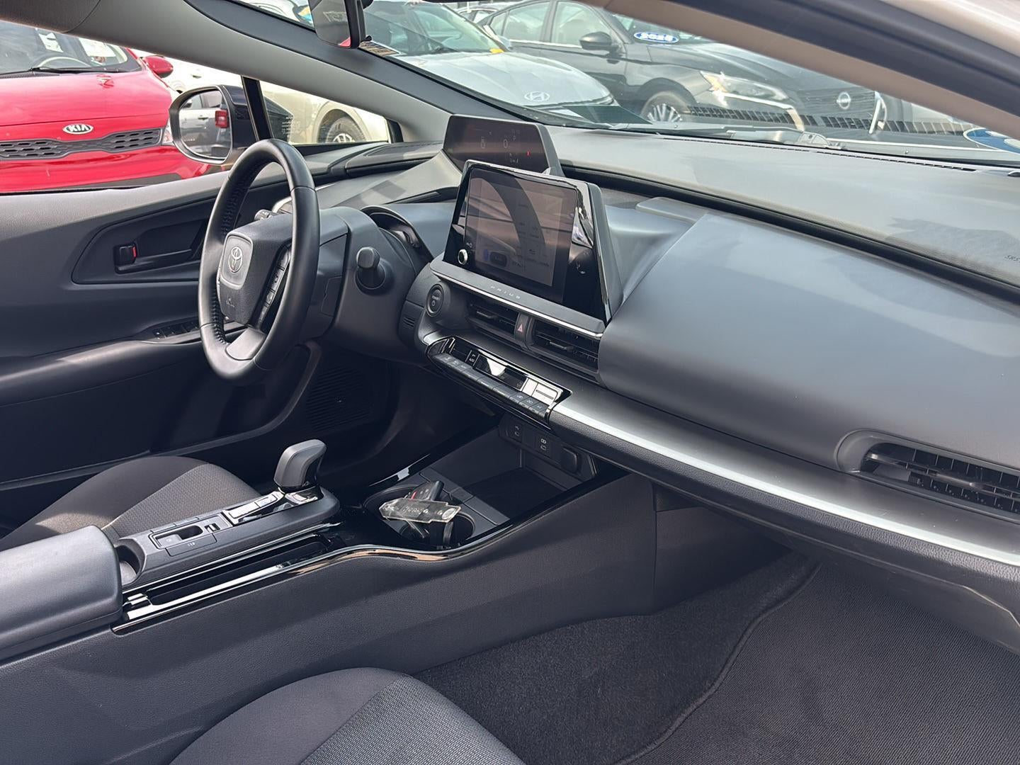 2025 Toyota Prius LE