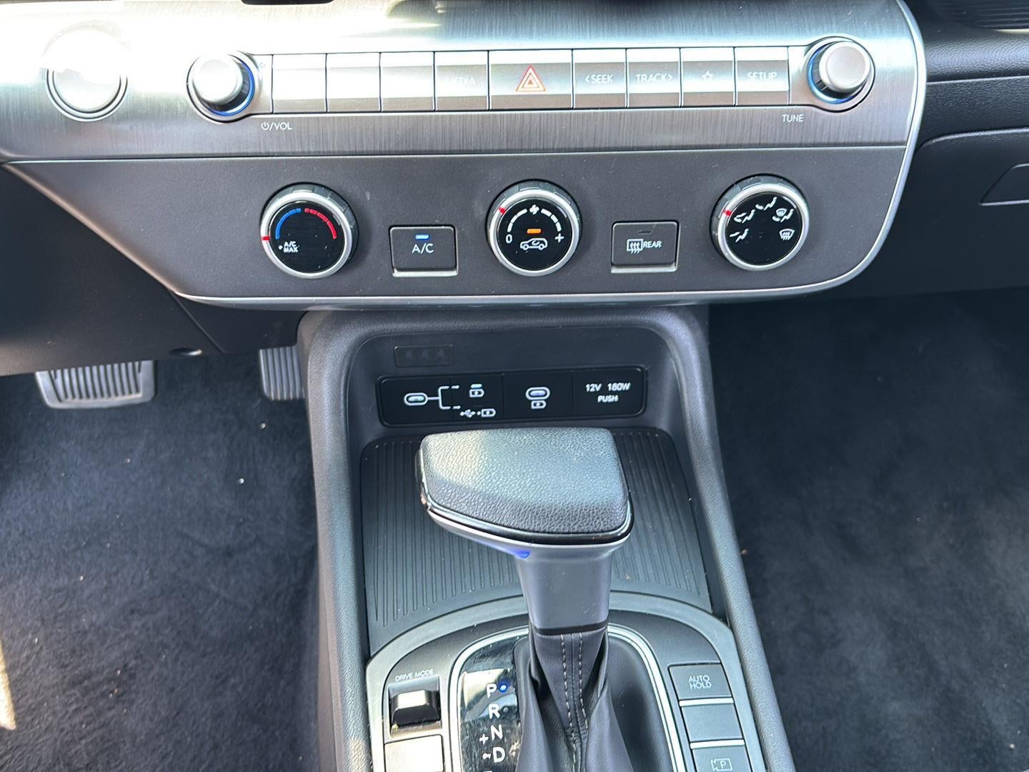 2025 Hyundai KONA SE