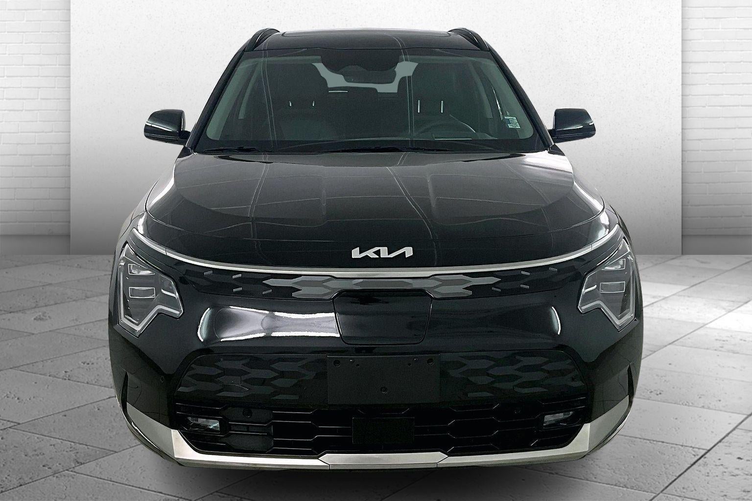 Used 2023 Kia Niro Wave with VIN KNDCT3L12P5022380 for sale in Lawrence, KS