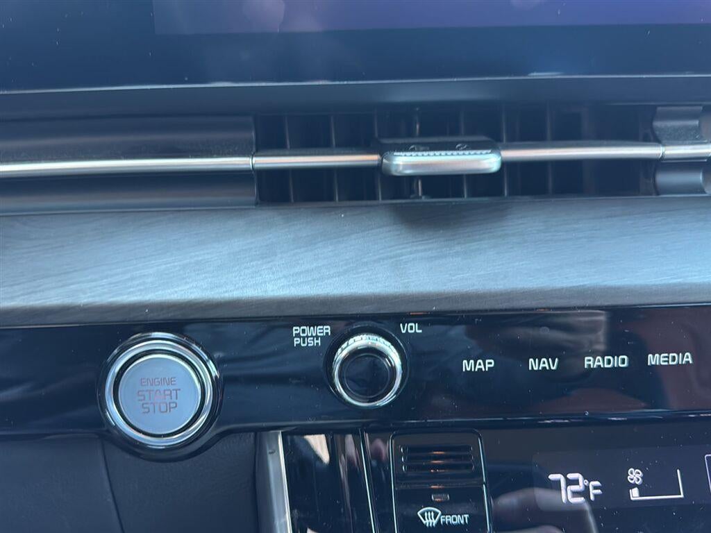2024 Kia Carnival SX