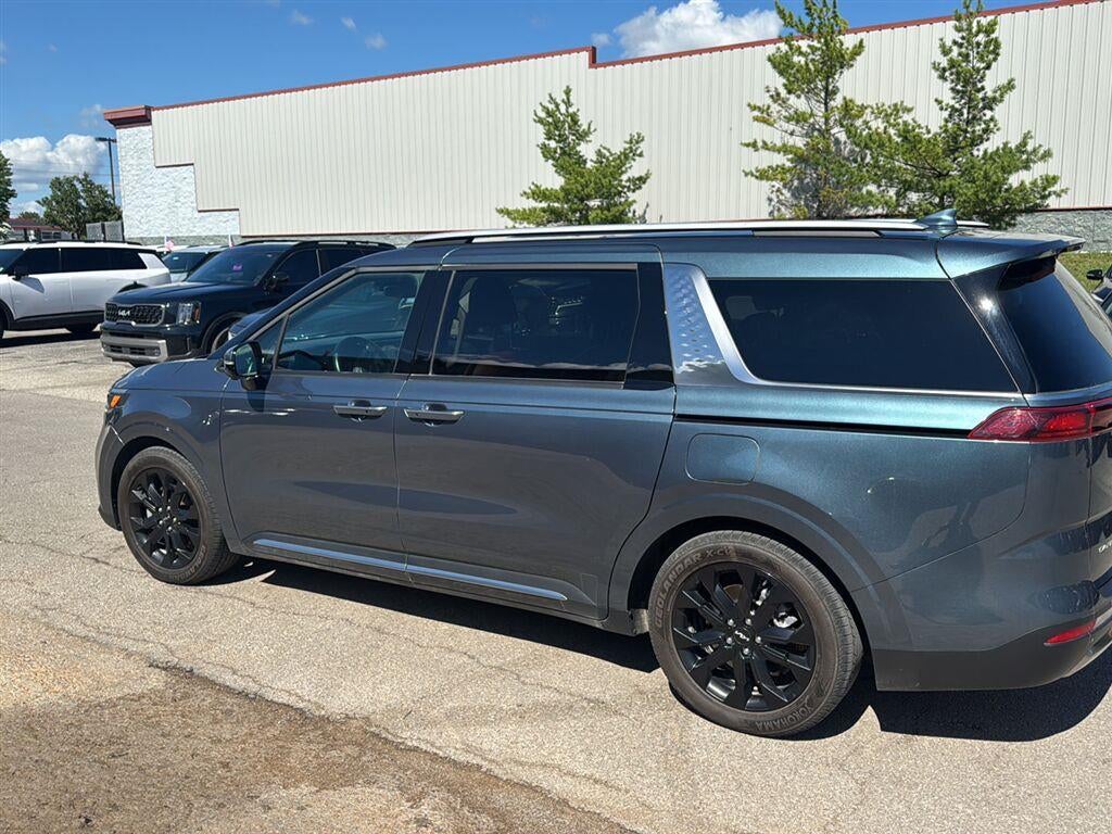2024 Kia Carnival SX